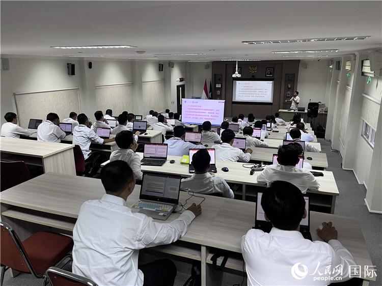 學習現(xiàn)場。人民網(wǎng)記者 張杰攝