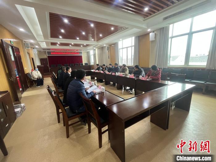 寧波大學(xué)東海研究院召開相關(guān)工作會(huì)議。(資料圖) 寧波大學(xué)東海研究院供圖