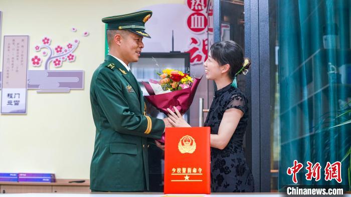 軍功章有你的一半?！堦愑?攝