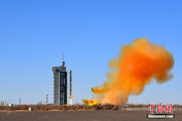 北京時(shí)間2023年11月16日11時(shí)55分，我國(guó)在酒泉衛(wèi)星發(fā)射中心使用長(zhǎng)征二號(hào)丙運(yùn)載火箭，成功將新一代海洋水色觀測(cè)衛(wèi)星發(fā)射升空，衛(wèi)星順利進(jìn)入預(yù)定軌道，發(fā)射任務(wù)獲得圓滿(mǎn)成功。此次任務(wù)是長(zhǎng)征系列運(yùn)載火箭第497次飛行。汪江波 攝