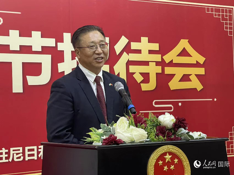 中國駐尼日利亞大使崔建春致辭。人民網(wǎng)記者 姜宣攝