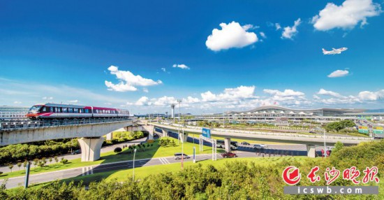 　　根據(jù)《實施意見》，長沙將建設聯(lián)通世界的航空樞紐，打造輻射全國的鐵路樞紐，深化綜合交通協(xié)調(diào)機制。    資料圖片