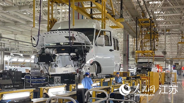 南京依維柯汽車有限公司生產(chǎn)車間。黃啟源攝