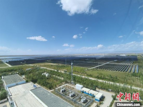 圖為塔拉灘光伏產(chǎn)業(yè)園區(qū)?！∑钤鲚怼z