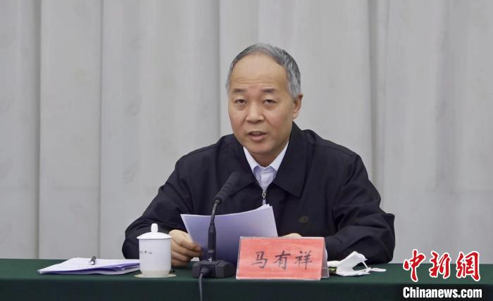 圖為農(nóng)業(yè)農(nóng)村部副部長(zhǎng)馬有祥在部省共同打造青海綠色有機(jī)農(nóng)畜產(chǎn)品輸出地推進(jìn)會(huì)議上講話。　李江寧 攝