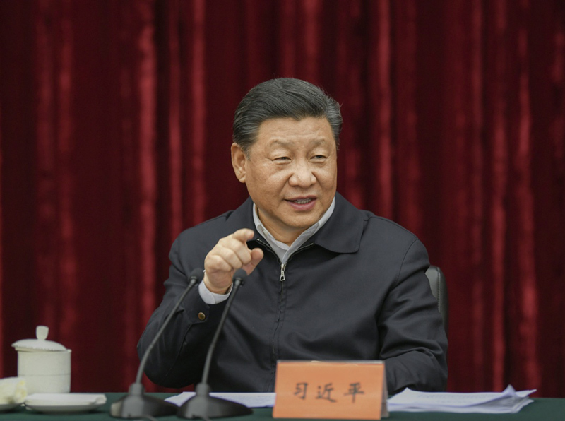 2019年4月15日至17日，中共中央總書(shū)記、國(guó)家主席、中央軍委主席習(xí)近平在重慶考察，并主持召開(kāi)解決“兩不愁三保障”突出問(wèn)題座談會(huì)。這是4月16日下午，習(xí)近平主持召開(kāi)解決“兩不愁三保障”突出問(wèn)題座談會(huì)并發(fā)表重要講話。新華社記者 謝環(huán)馳 攝