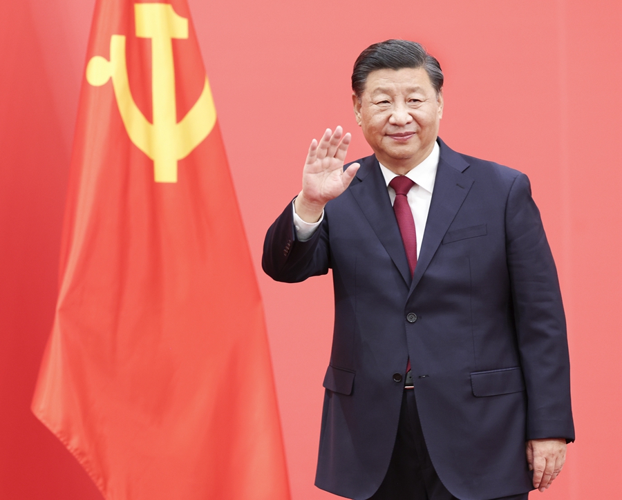 2022年10月23日，習(xí)近平在北京人民大會(huì)堂同采訪中共二十大的中外記者親切見(jiàn)面。