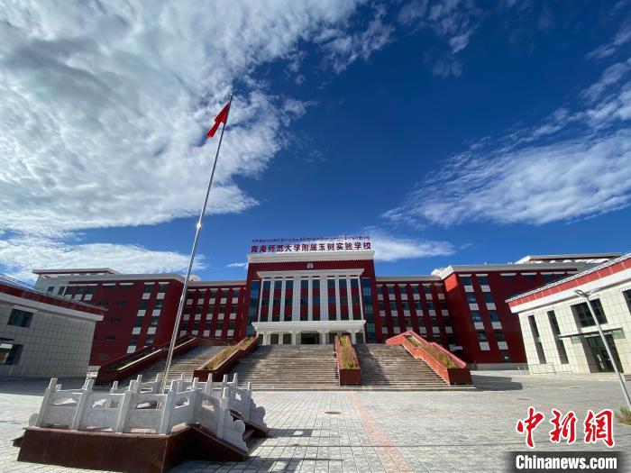 瀾滄江畔開出“教育格?；ā保含F(xiàn)代教育和生態(tài)教育并重