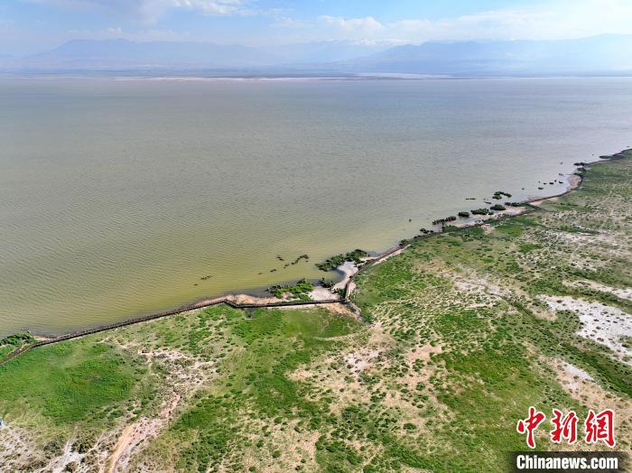 圖為航拍都蘭湖國家濕地公園?！∑钤鲚?攝