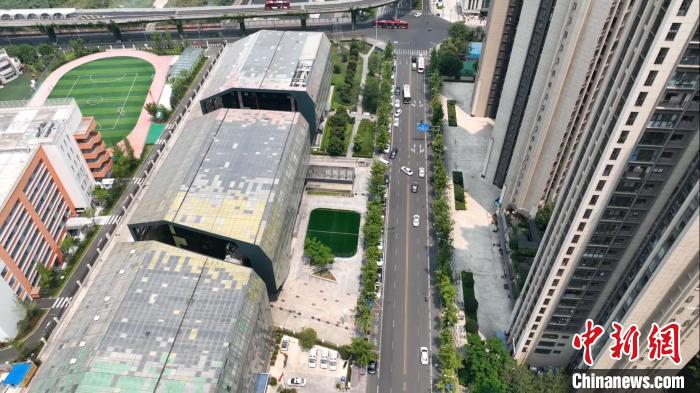 匯泉路社區(qū)一角?！「呒午?攝