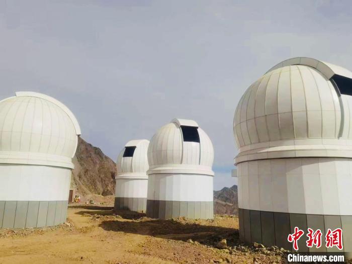 圖為南京大學時域天文臺望遠鏡圓頂安裝完畢。　冷湖科創(chuàng)園區(qū)管委會 供圖
