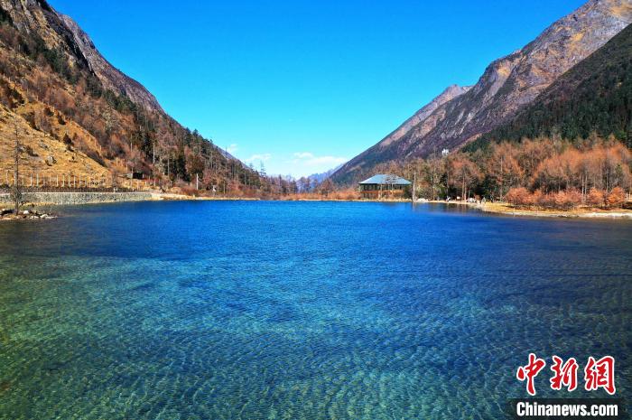 畢棚溝景區(qū)風(fēng)光?！“苍?攝