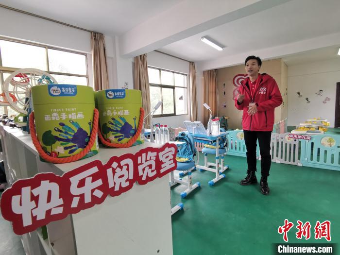 拉薩市堆龍德慶區(qū)幫普村的“心路文化空間”設(shè)有舒適的閱覽室。　趙延 攝