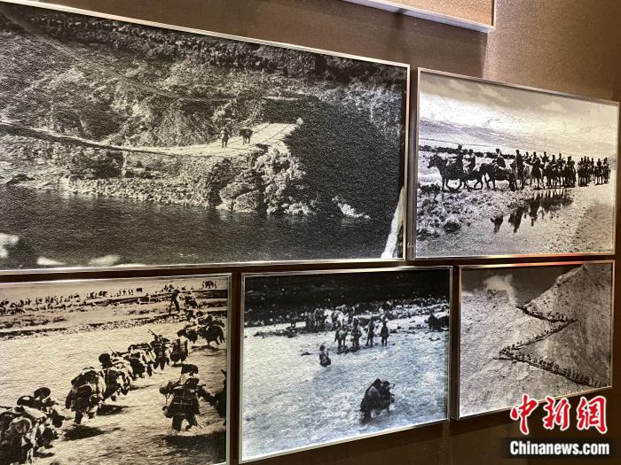 紅樓內(nèi)展廳，圖為昌都戰(zhàn)役中的人民解放軍。彭寧鈴 攝