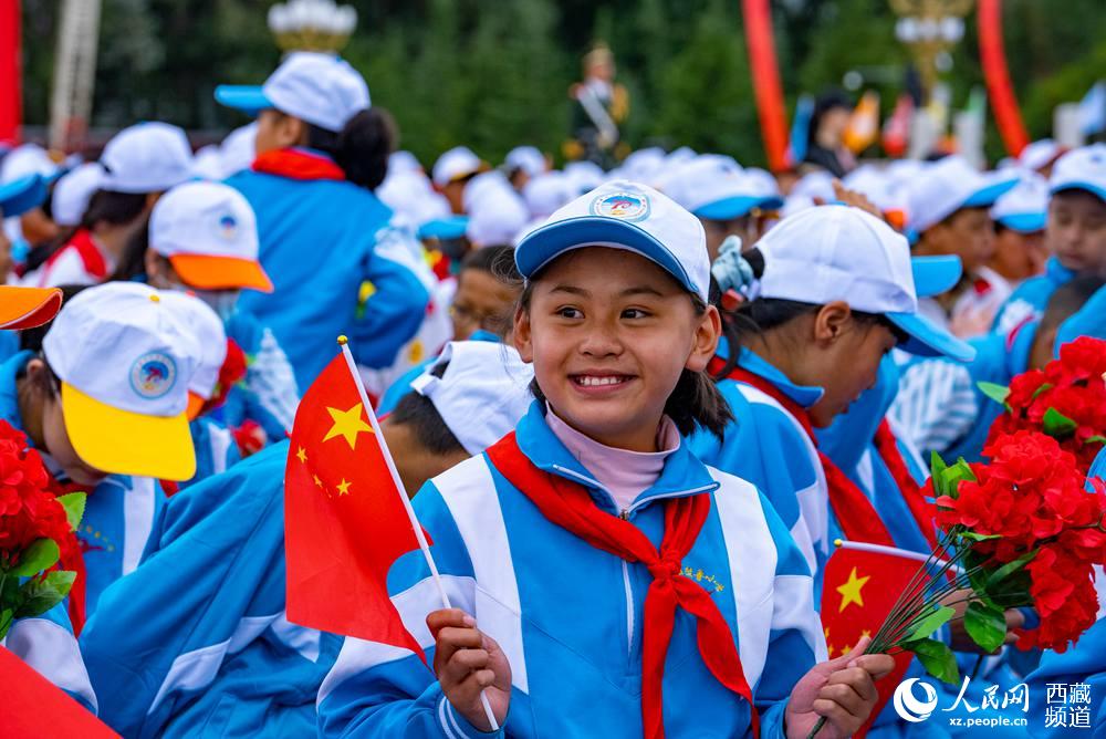 8月19日10時，慶祝西藏和平解放70周年大會在拉薩市布達拉宮廣場隆重舉行。徐馭堯 攝
