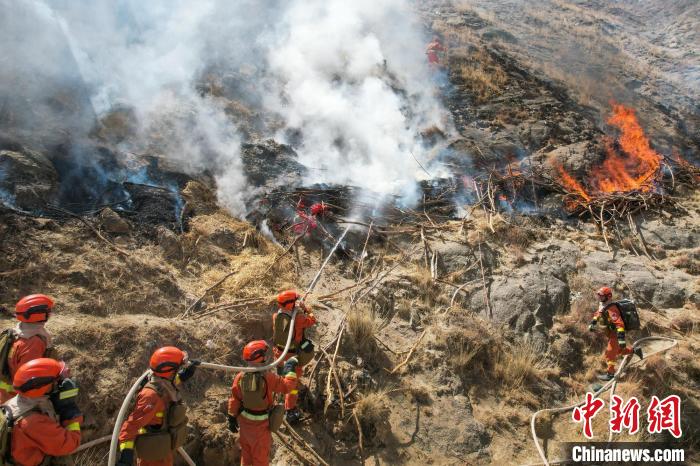 山地滅火訓練?！∥鞑厣窒揽傟犔厍诖箨?供圖