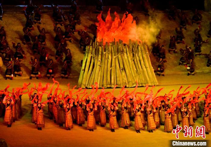 3月17日，西藏拉薩，《文成公主》大型史詩(shī)劇演出現(xiàn)場(chǎng)?！±盍?攝
