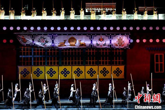 3月17日，西藏拉薩，《文成公主》大型史詩(shī)劇演出現(xiàn)場(chǎng)?！±盍?攝