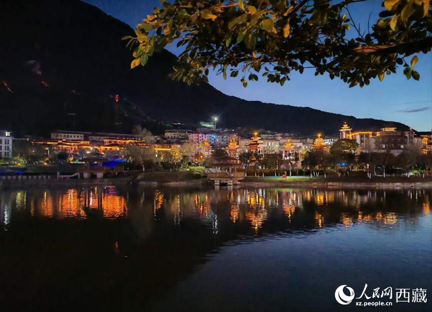 墨脫縣夜景。人民網(wǎng) 李海霞攝