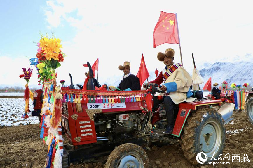 拉薩市墨竹工卡縣唐加鄉(xiāng)莫沖村的春耕儀式現(xiàn)場。人民網(wǎng) 次仁羅布攝